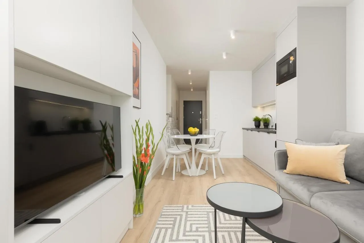 Heart Of Warsaw Apartment Metro Swietokrzyska By Noclegi Renters Polska