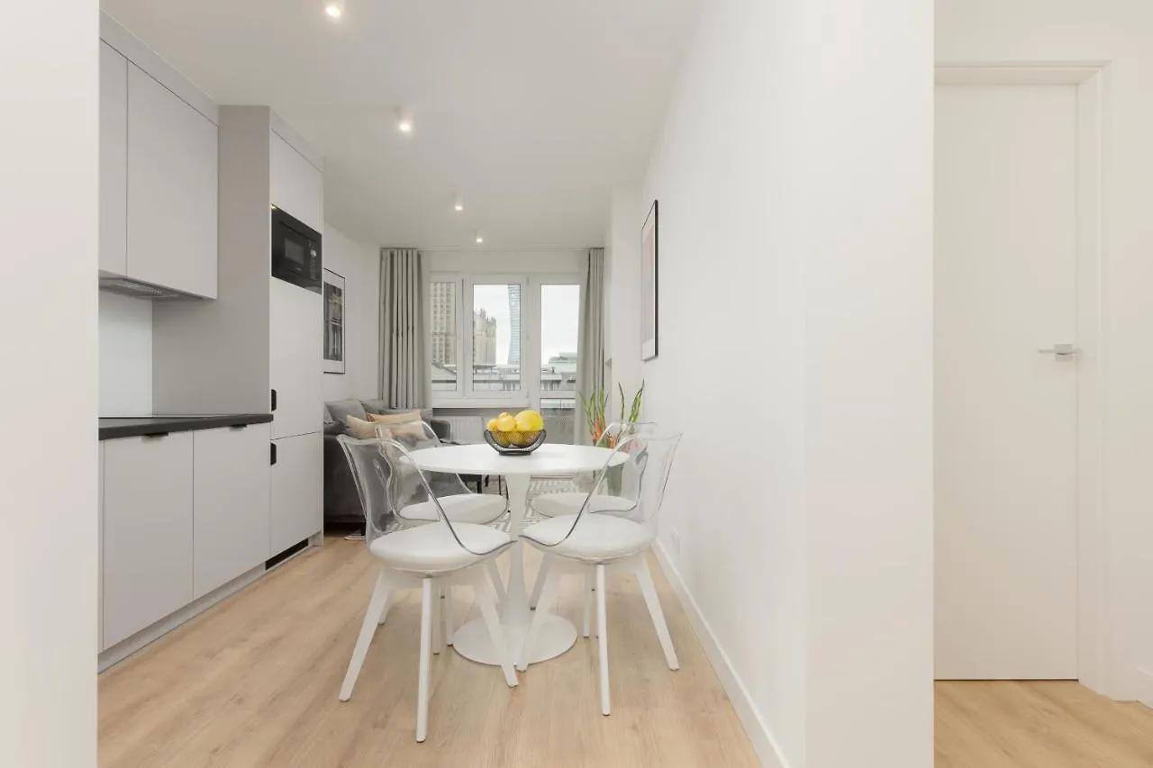 Heart Of Warsaw Apartment Metro Swietokrzyska By Noclegi Renters 0*,  Polska