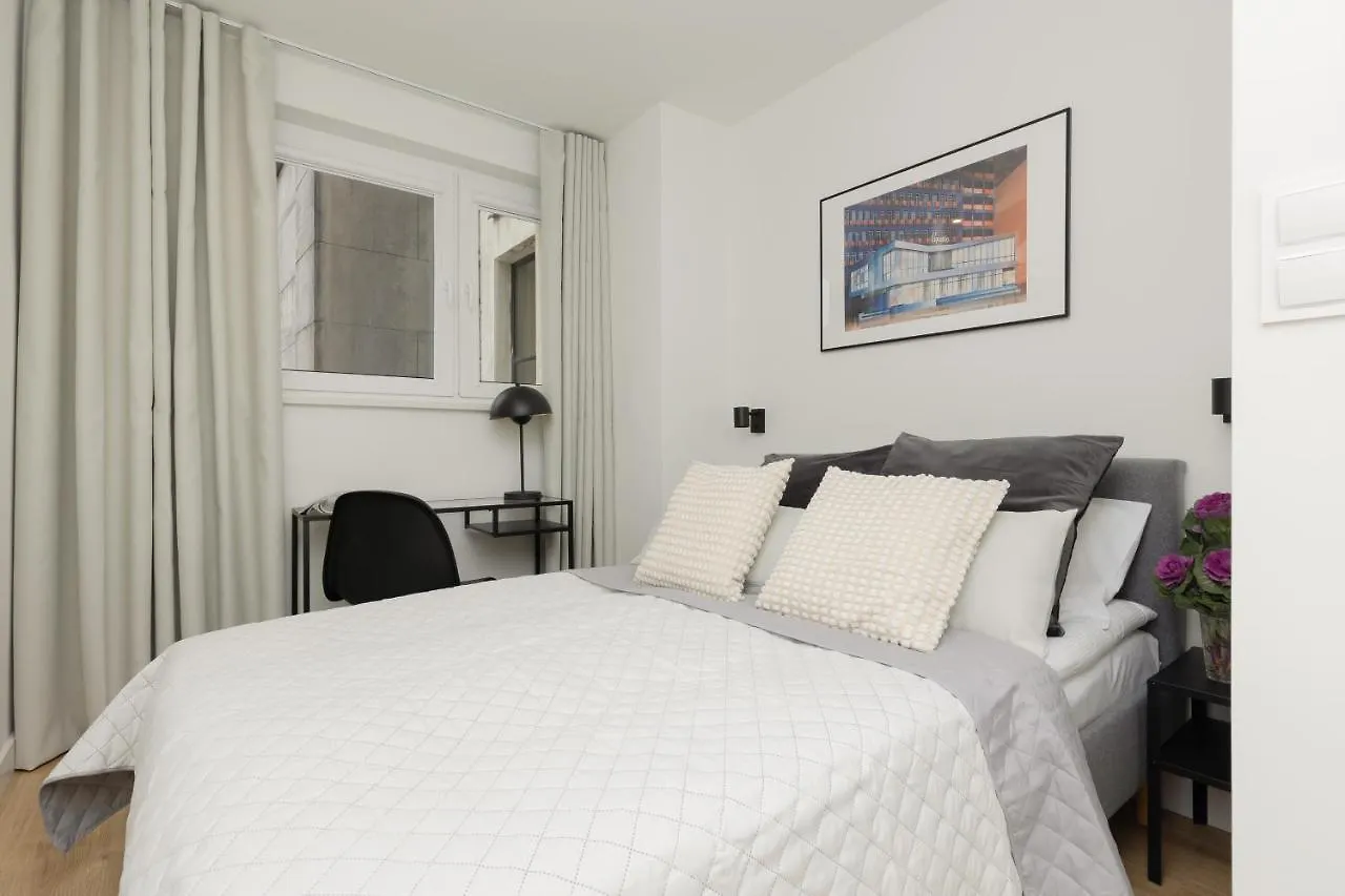 Heart Of Warsaw Apartment Metro Swietokrzyska By Noclegi Renters Polska